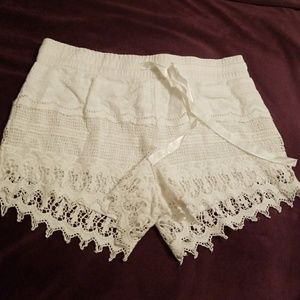 NWOT detailed shorts